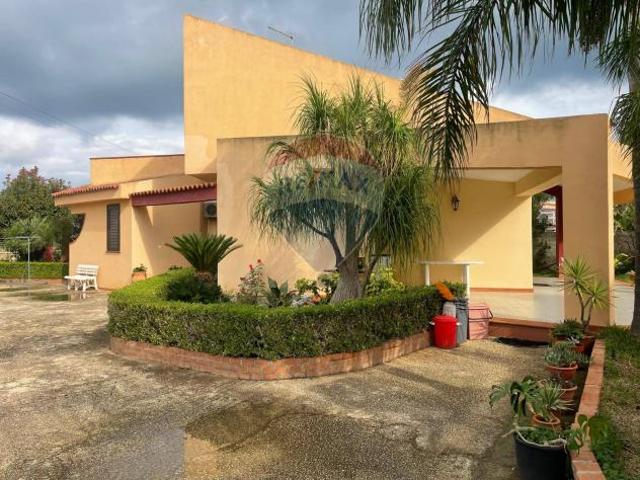 Villa Indipendente in vendita a Ognina, Siracusa