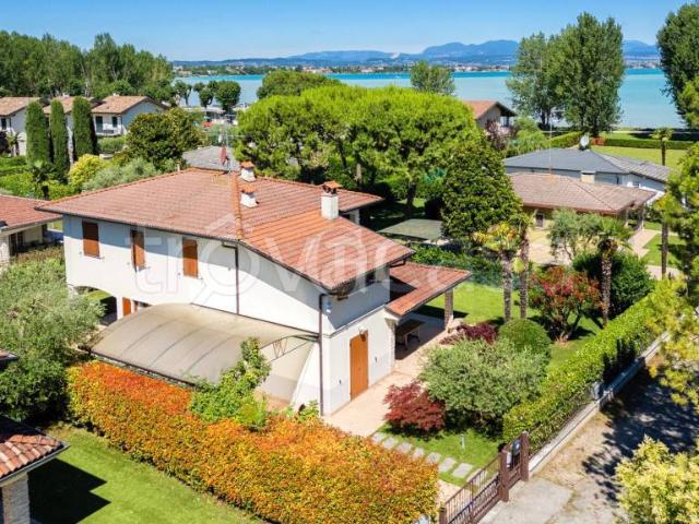 Villa Indipendente in vendita a Lugana, Sirmione