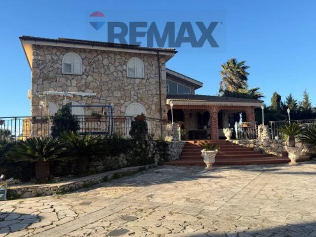 Villa Indipendente in vendita a Solarino, Sicilia