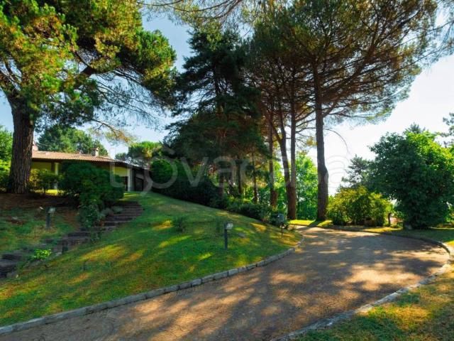 Villa Indipendente in vendita a Solbiate con Cagno, Solbiate Comasco
