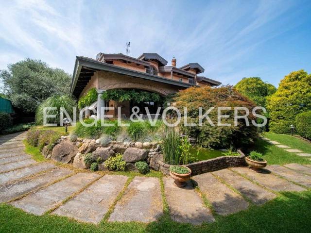 Villa Indipendente in vendita a Mezzana, Somma Lombardo