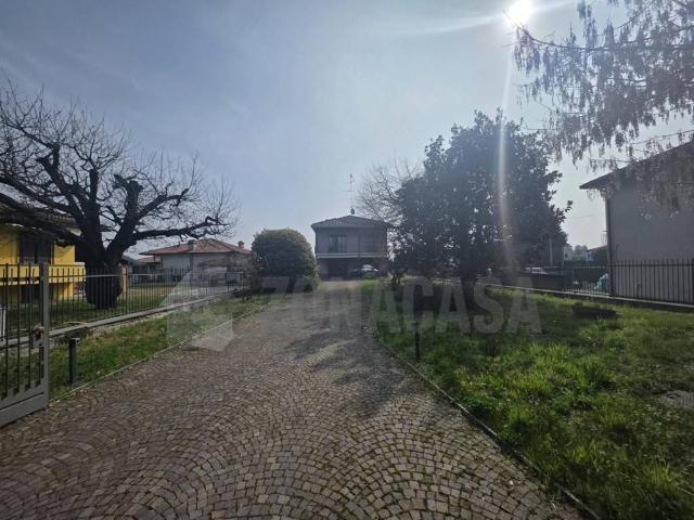 Villa Indipendente in vendita a Mezzana, Somma Lombardo