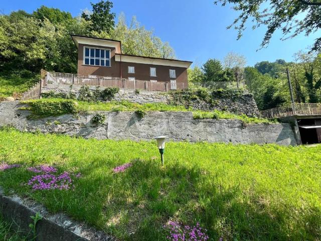 Villa Indipendente in vendita a Bercio, Sotto Il Monte Giovanni