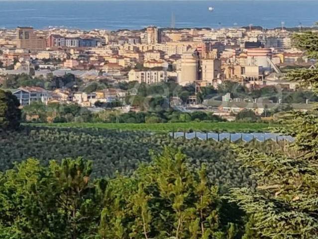 Villa Indipendente in vendita a Spoltore, Abruzzo
