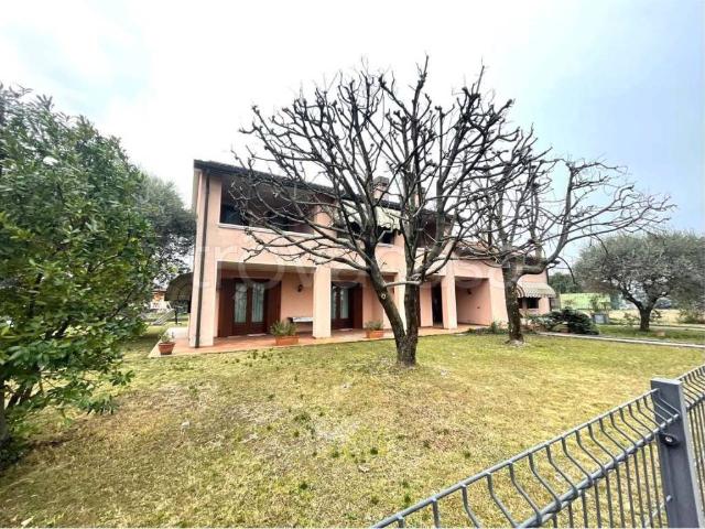 Villa Indipendente in vendita a Susegana, Veneto