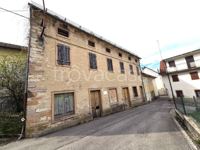 Villa Indipendente in vendita a Tambre D'alpago, Veneto