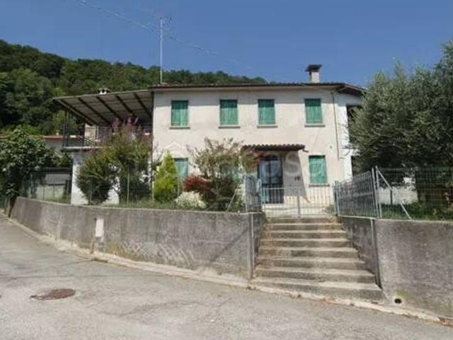 Villa Indipendente in vendita a Tarzo, Veneto
