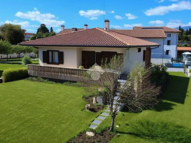 Villa Indipendente in vendita a Tavagnacco, Friuli-Venezia Giulia