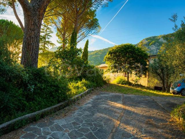 Villa Indipendente in vendita a Campomaggiore, Terni