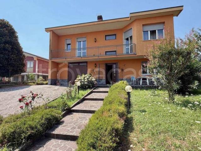 Villa Indipendente in vendita a Terno D'isola, Lombardia