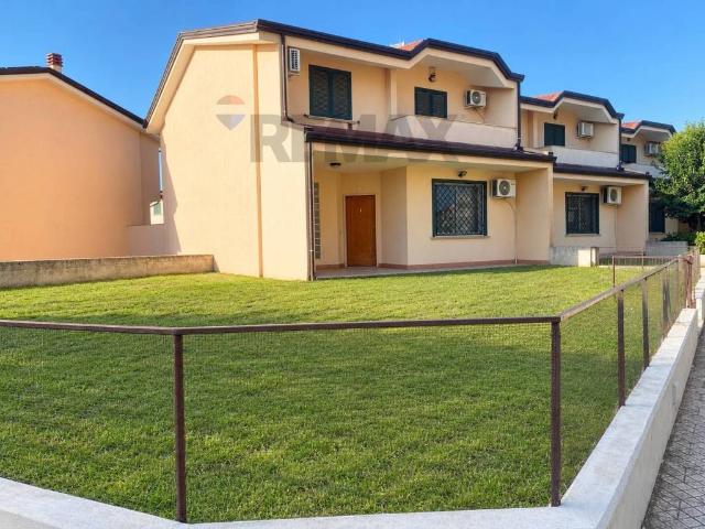 Villa Indipendente in vendita a Casalnuovo a Piro, Teverola