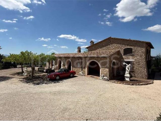 Villa Indipendente in vendita a Izzalini, Umbria