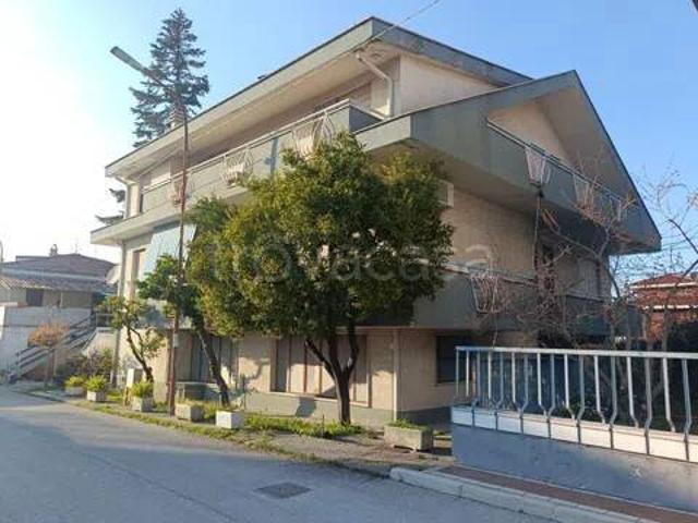 Villa Indipendente in vendita a Tollo, Abruzzo
