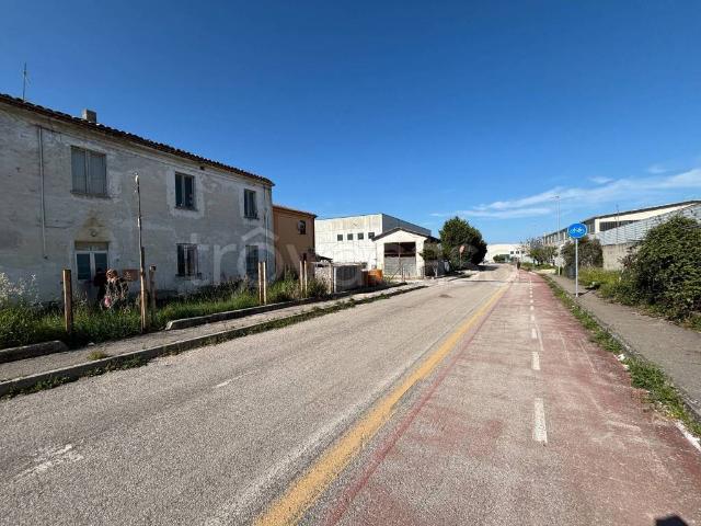 Villa Indipendente in vendita a Tollo, Abruzzo