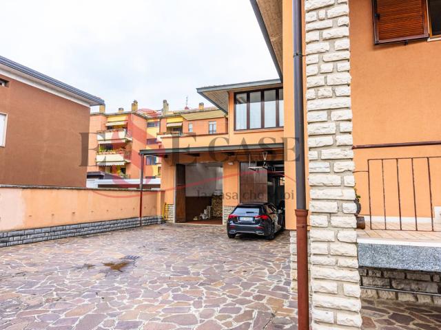 Villa Indipendente in vendita a Torre Boldone, Lombardia