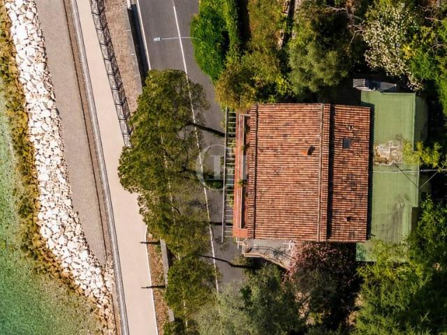 Villa Indipendente in vendita a Torri Del Benaco, Veneto