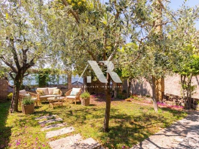 Villa Indipendente in vendita a Loncrino, Torri Del Benaco