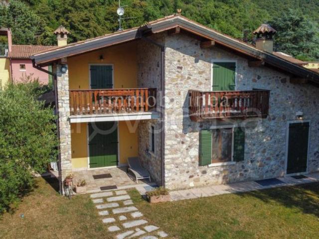 Villa Indipendente in vendita a Loncrino, Torri Del Benaco
