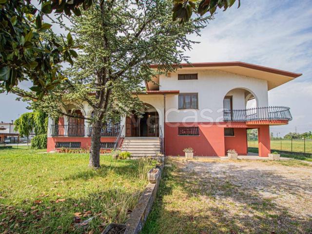 Villa Indipendente in vendita a Torviscosa, Friuli-Venezia Giulia