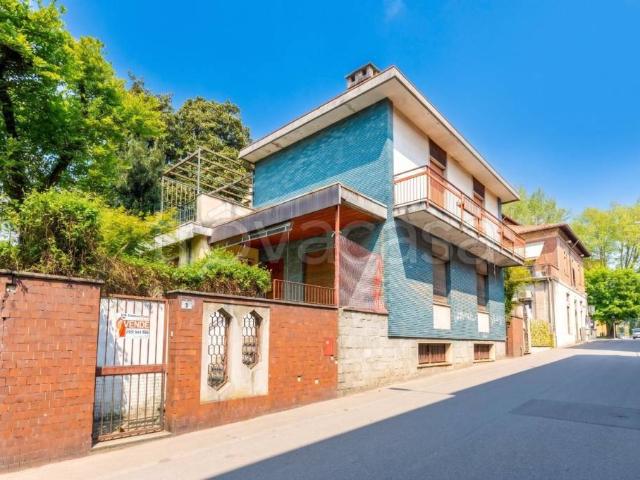 Villa Indipendente in vendita a Barnasc, Tradate