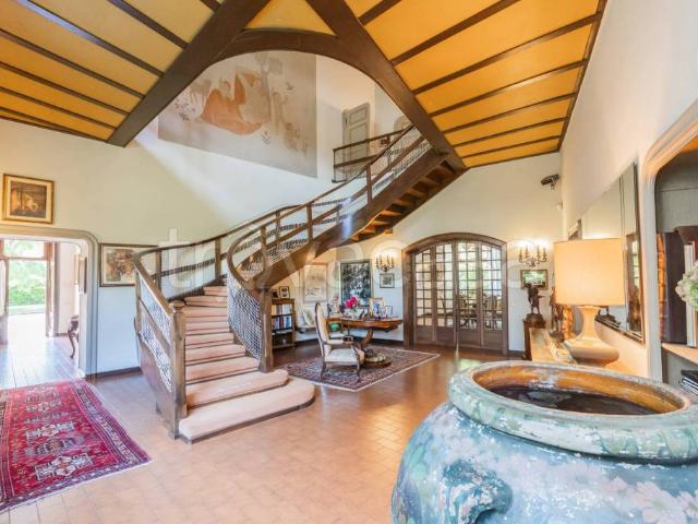 Villa Indipendente in vendita a Travedona Monate, Lombardia