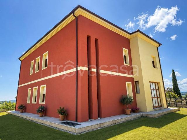 Villa Indipendente in vendita a Santa Maria in Piana, Marche