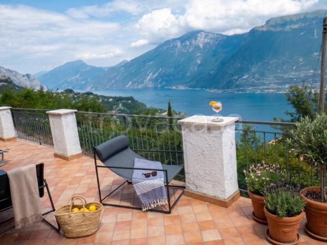 Villa Indipendente in vendita a Comunità Montana Parco Alto Garda bresciano, Tremosine