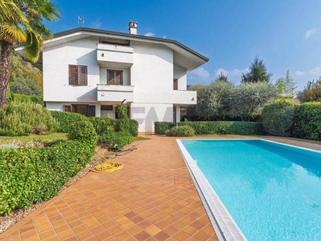 Villa Indipendente in vendita a Colle, Trescore Balneario