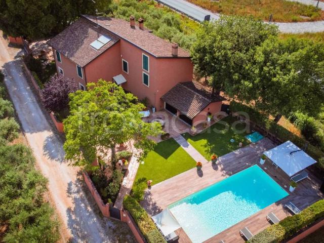 Villa Indipendente in vendita a Trevi, Umbria