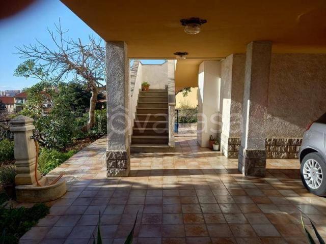 Villa Indipendente in vendita a Servola-Chiarbola-Valmaura-Borgo San Sergio, Villa Opicina