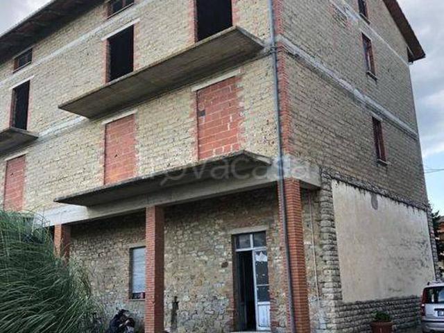 Villa Indipendente in vendita a Tuoro Sul Trasimeno, Umbria