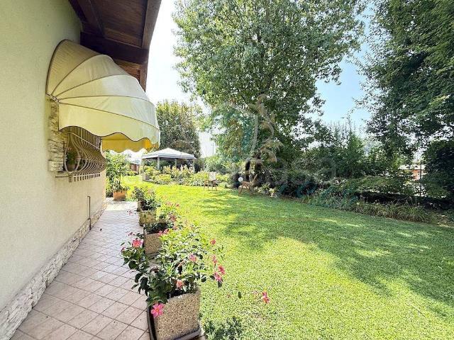 Villa Indipendente in vendita a Turano Lodigiano, Lombardia