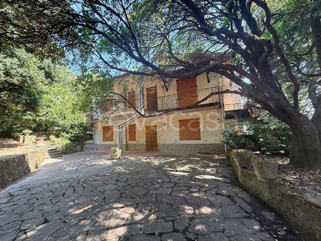 Villa Indipendente in vendita a Schignano, Vaiano