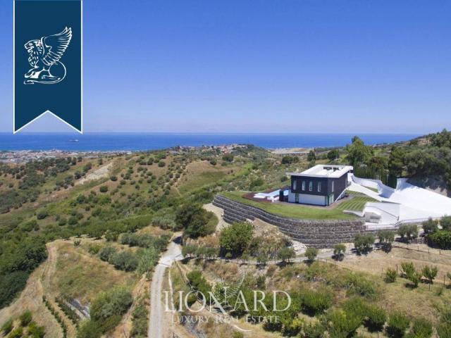 Villa Indipendente in vendita a Valdina, Sicilia
