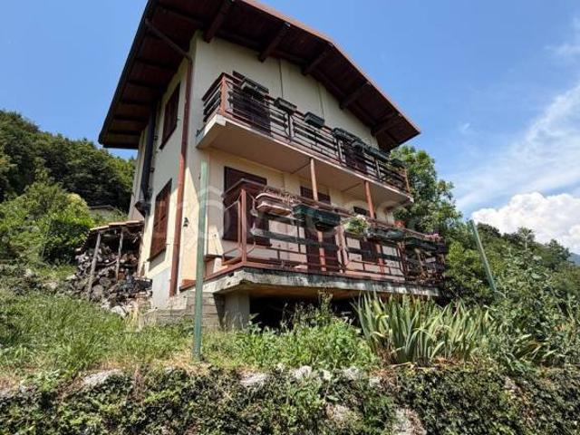 Villa Indipendente in vendita a Belvedere, Valmadrera