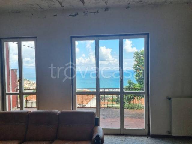 Villa Indipendente in vendita a Castagnabuona, Varazze