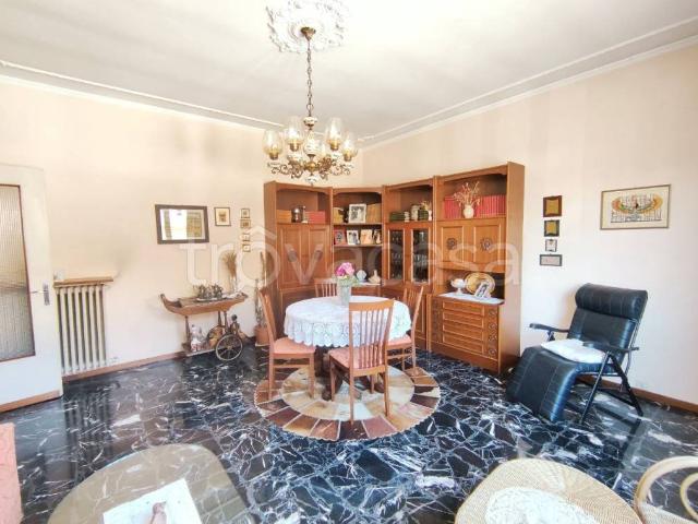 Villa Indipendente in vendita a Valera, Varedo