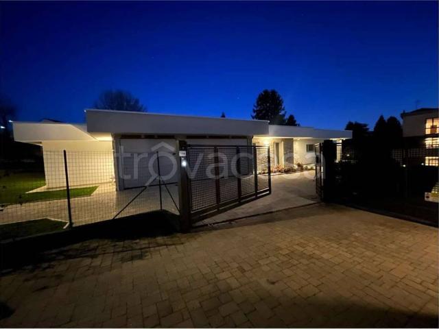Villa Indipendente in vendita a Biumo Superiore, Varese