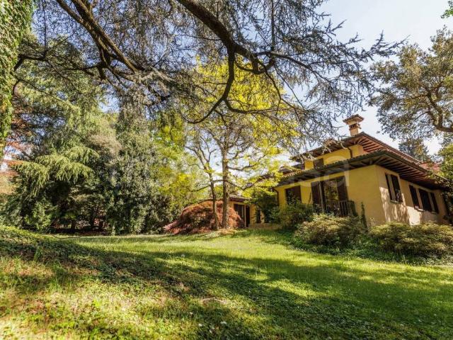Villa Indipendente in vendita a Biumo Superiore, Varese
