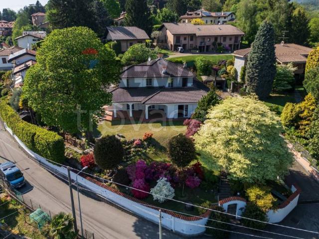 Villa Indipendente in vendita a Biumo Superiore, Varese