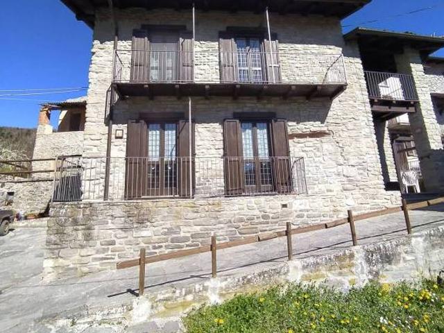 Villa Indipendente in vendita a Varzi, Lombardia