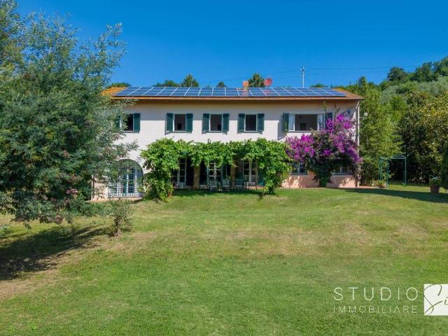 Villa Indipendente in vendita a Vecchiano, Toscana