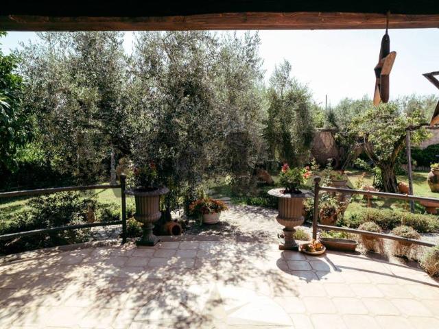 Villa Indipendente in vendita a Ulica, Velletri
