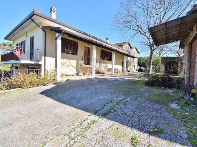 Villa Indipendente in vendita a Pratolungo, Roma Capitale