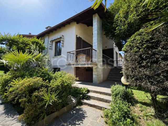 Villa Indipendente in vendita a Venegono Inferiore, Lombardia
