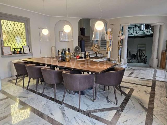 Villa Indipendente in vendita a Pallanza, Piemonte