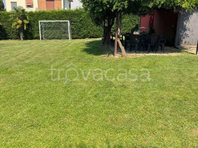Villa Indipendente in vendita a Vertemate Con Minoprio, Lombardia