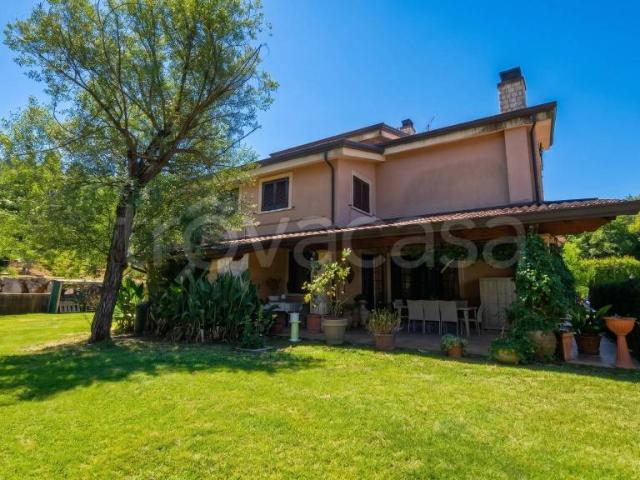 Villa Indipendente in vendita a Frosinone, Lazio