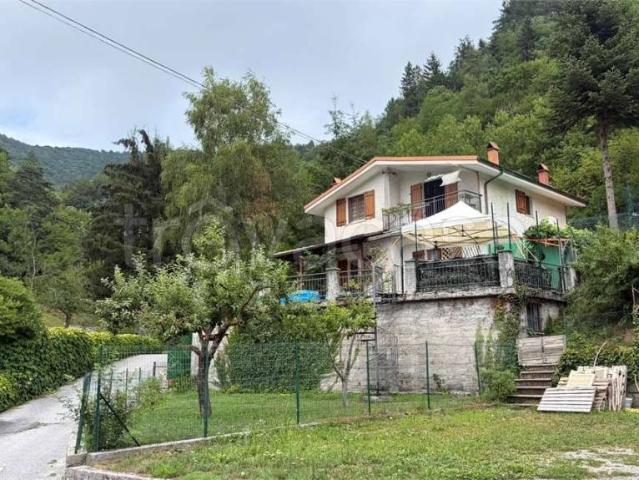 Villa Indipendente in vendita a Calizzano, Liguria