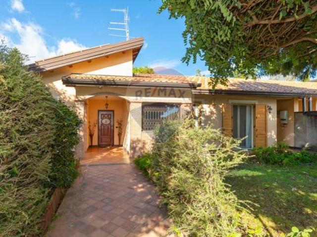 Villa Indipendente in vendita a Sambuco, Viagrande